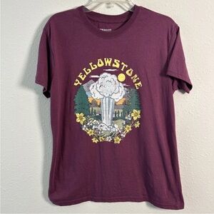 Yellowstone National Park Foundation Official Old Faithful T-Shirt Men’s Small